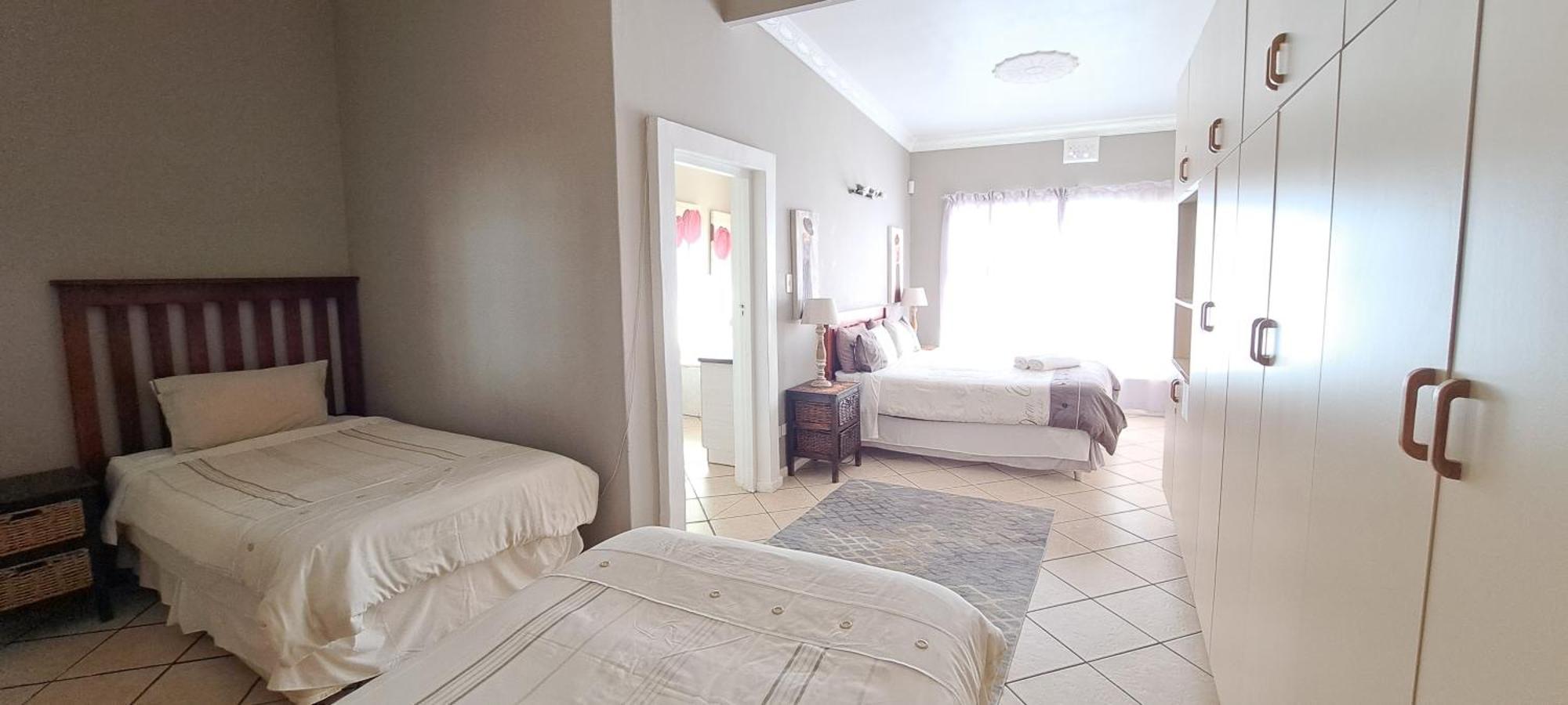 Raston Guest House แลมเบิร์ตส์เบย์ ภายนอก รูปภาพ