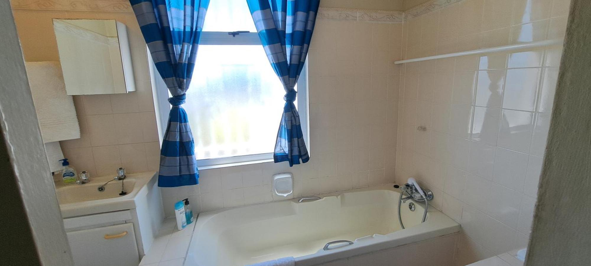 Raston Guest House แลมเบิร์ตส์เบย์ ห้อง รูปภาพ